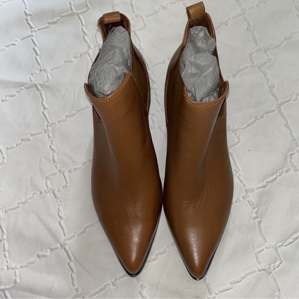 Blondo Waterproof Tan Ankle Pointed Toe Leather
Boots(Size 8.5M) - Picture 13 of 13